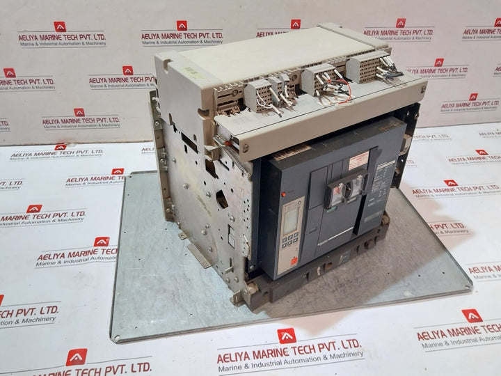 Schneider Electric Masterpact Nw32 H1 Circuit Breaker Micrologic 5.0 P 3200A