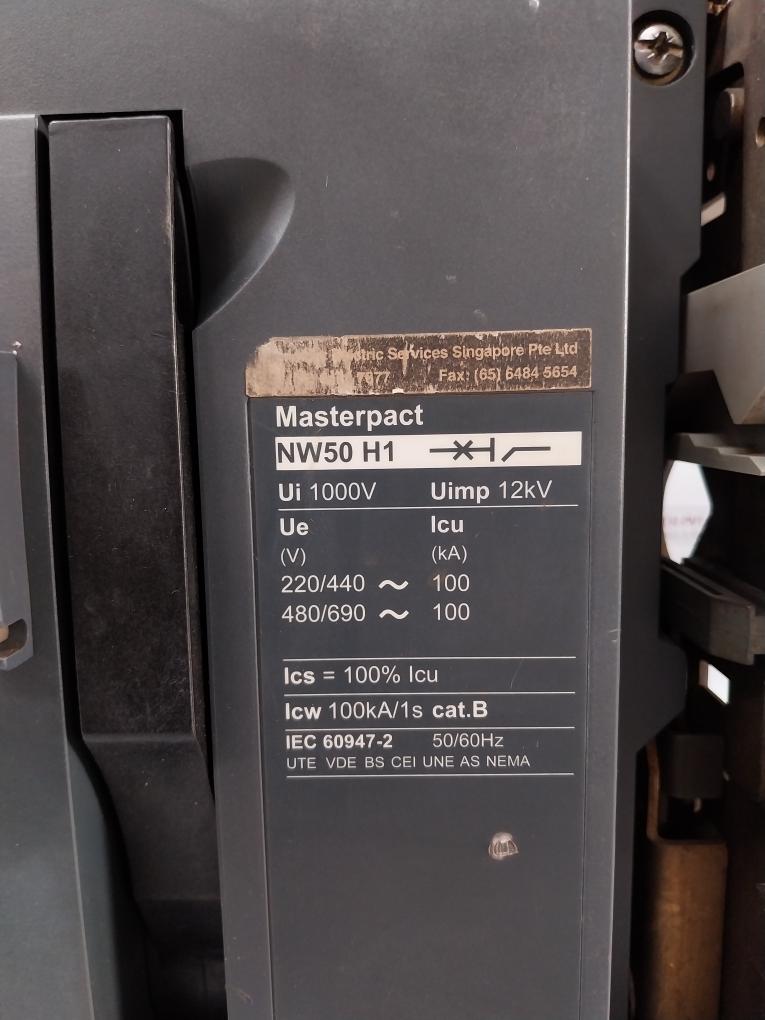 Schneider Electric Nw50 H1 Masterpact Circuit Breaker 1000V 12Kv 50-60Hz