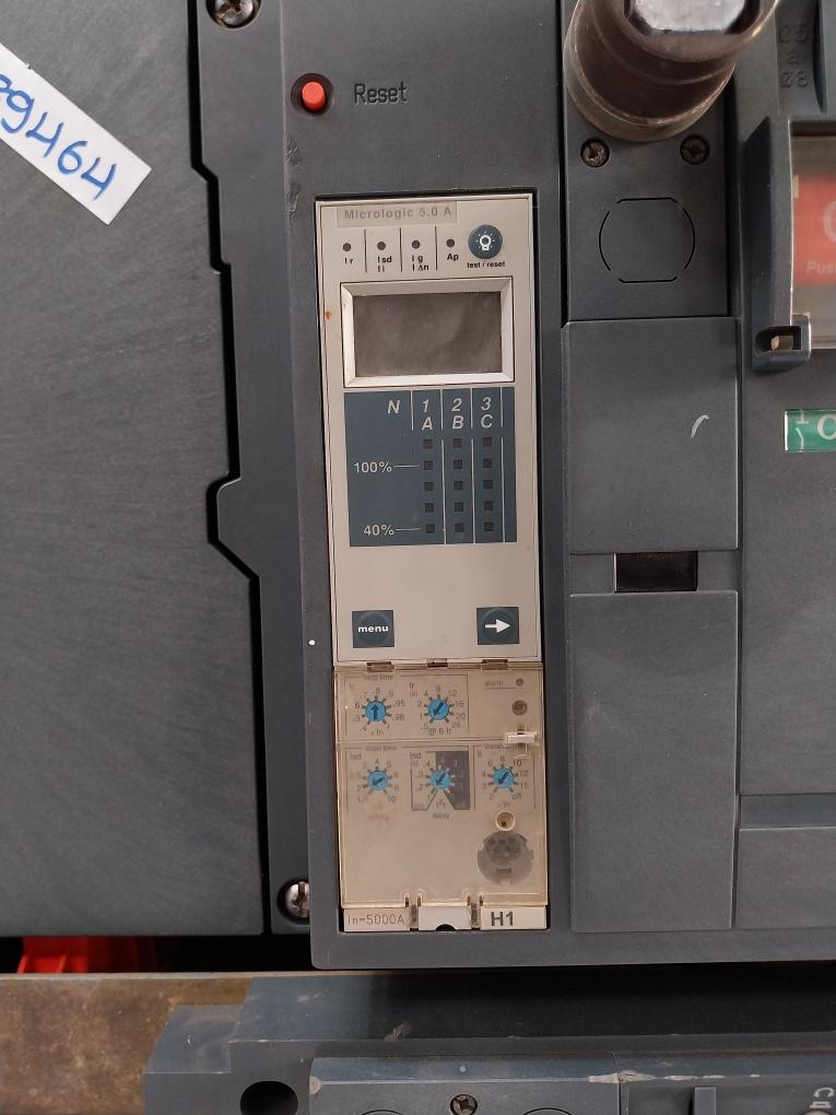 Schneider Electric Nw50 H1 Masterpact Circuit Breaker 1000V 12Kv 50-60Hz