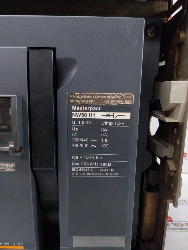 Schneider Electric Nw50 H1 Masterpact Circuit Breaker Micrologic 5.0A 200-240 Va