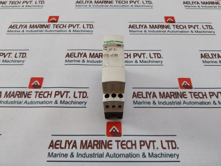 Schneider Electric Re7Tl11Bu Delay Timer Relay 0.05S-300H, 110-240V~ 50/60Hz