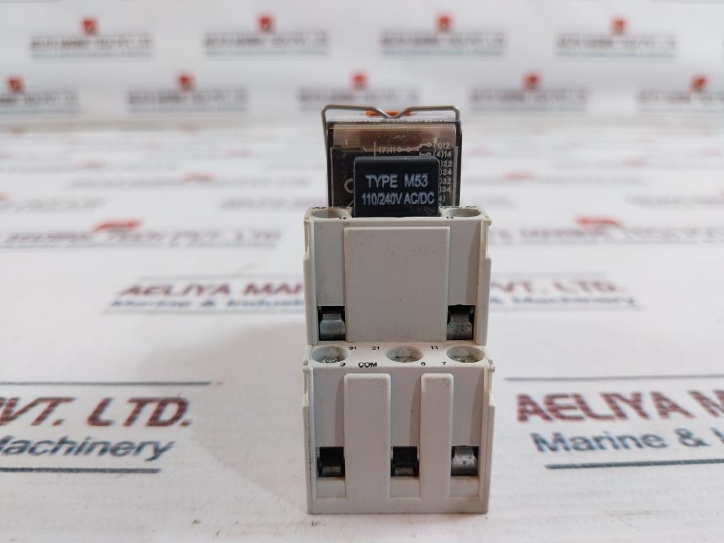 Schrack Pt380730 Relay With Socket Gzt3