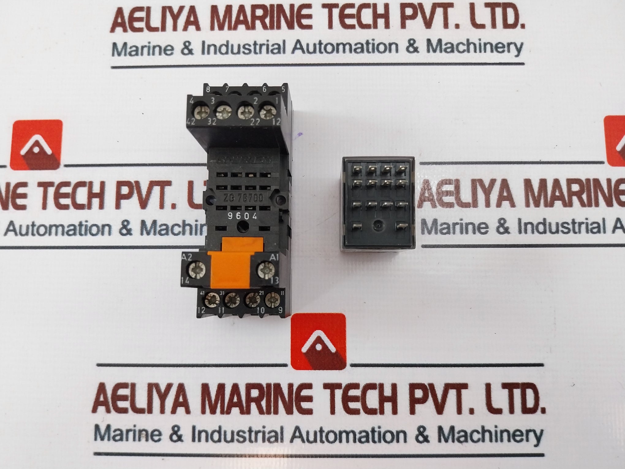 Schrack Pt570024 Relay With Zg 78700 Socket 24Vdc