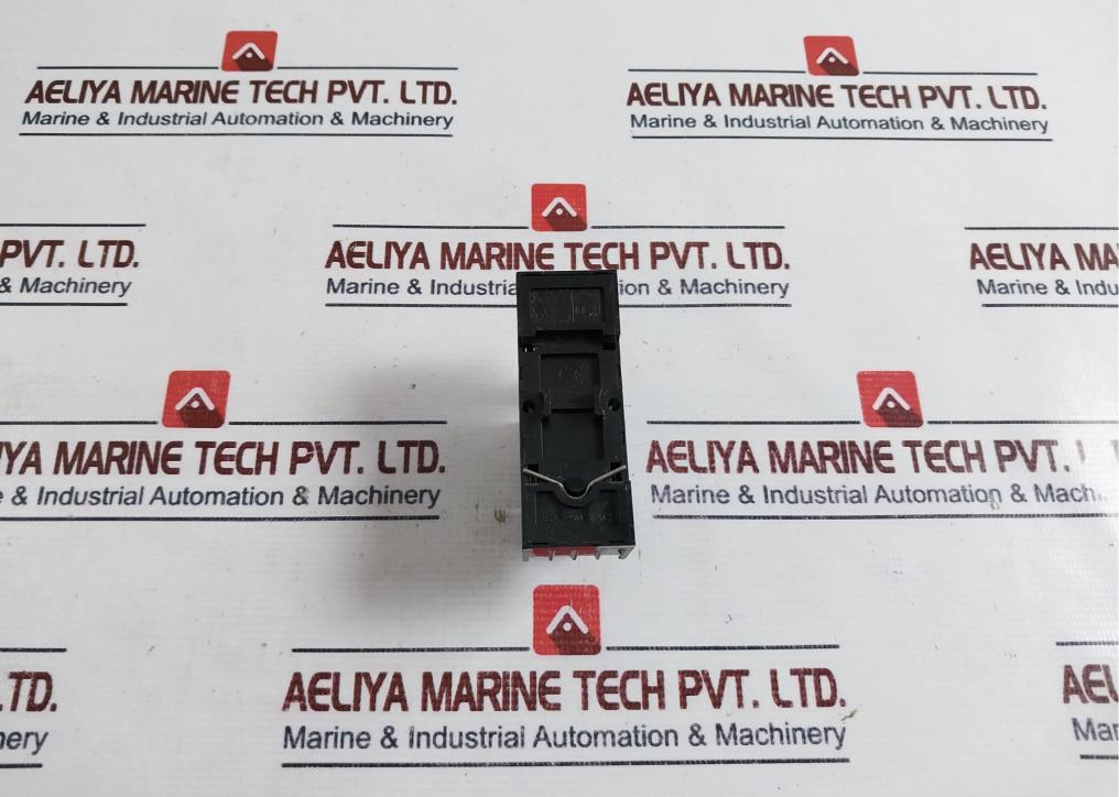 Schrack Pt570730 Miniature Relay With Socket 6a 250v