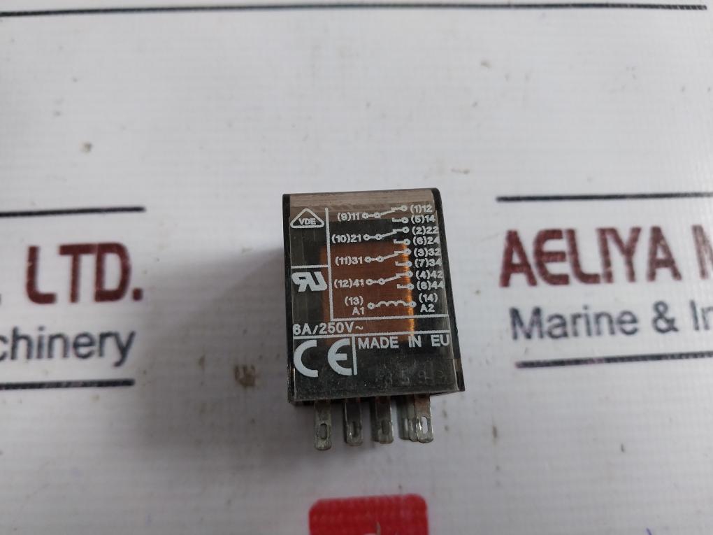 Schrack Pt570730 Miniature Relay With Socket 6a 250v