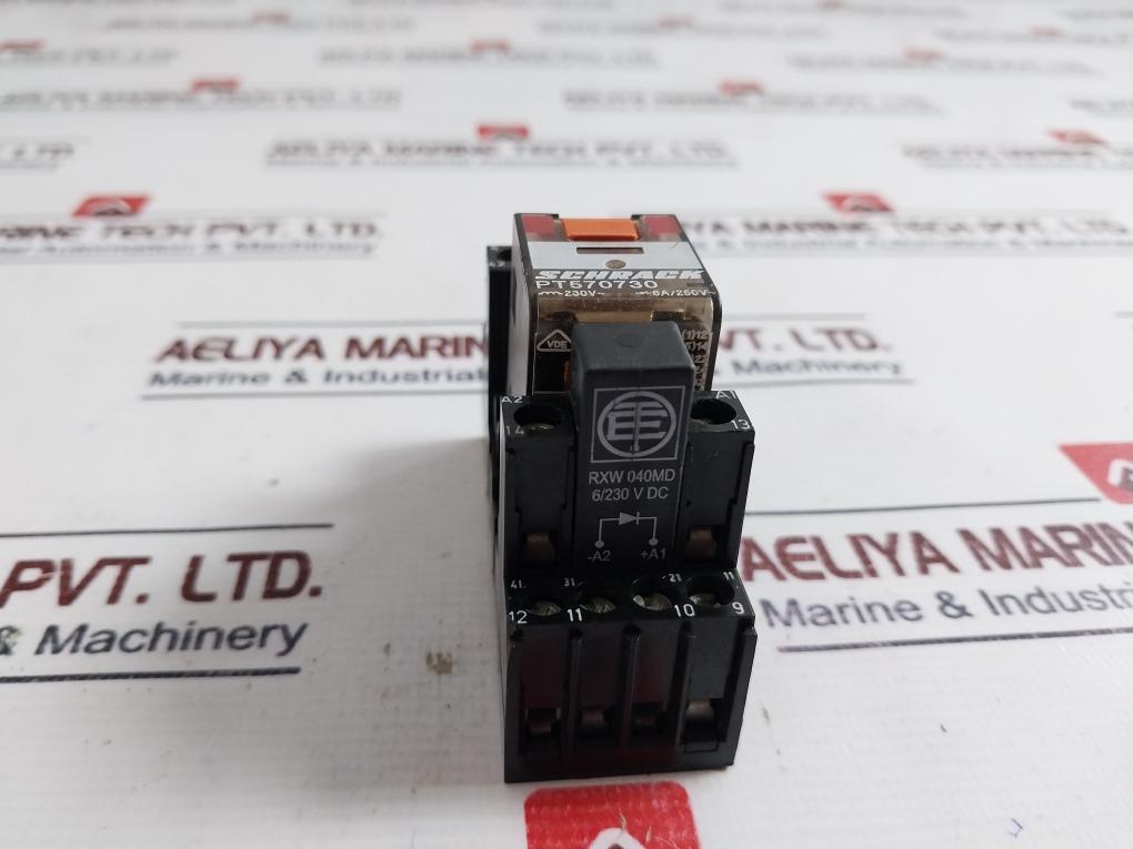Schrack Pt570730 Miniature Relay With Socket 6a 250v