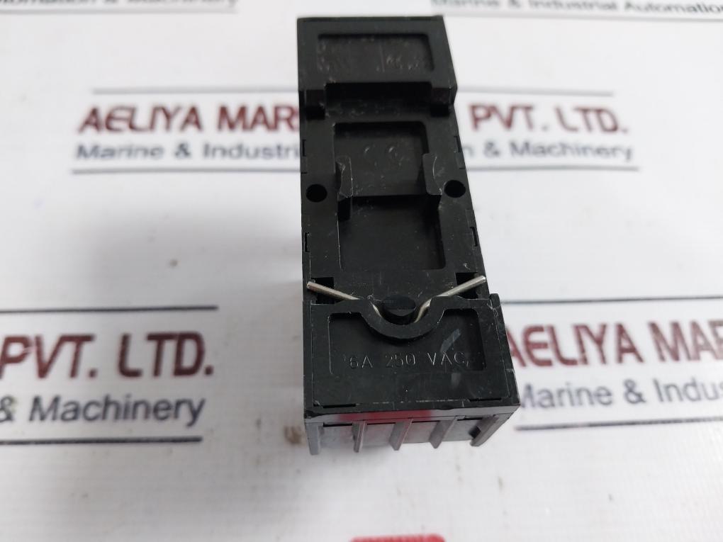 Schrack Pt570730 Miniature Relay With Socket 6a 250v