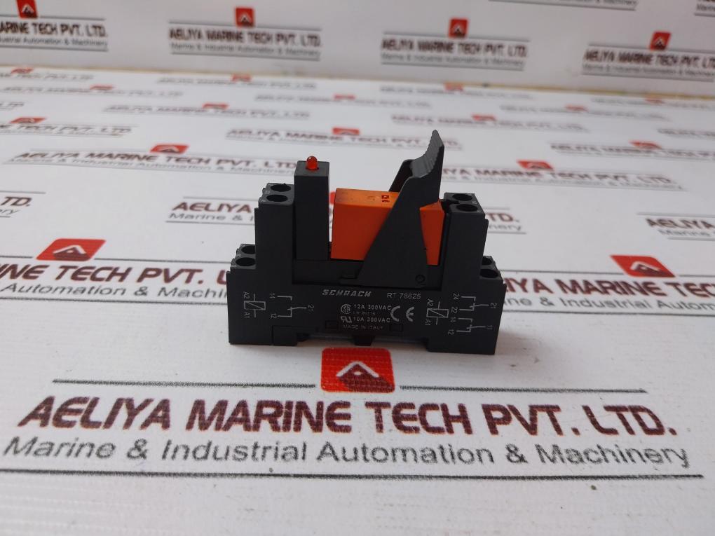 Schrack RT78625 Control Relay with Socket 250VAC