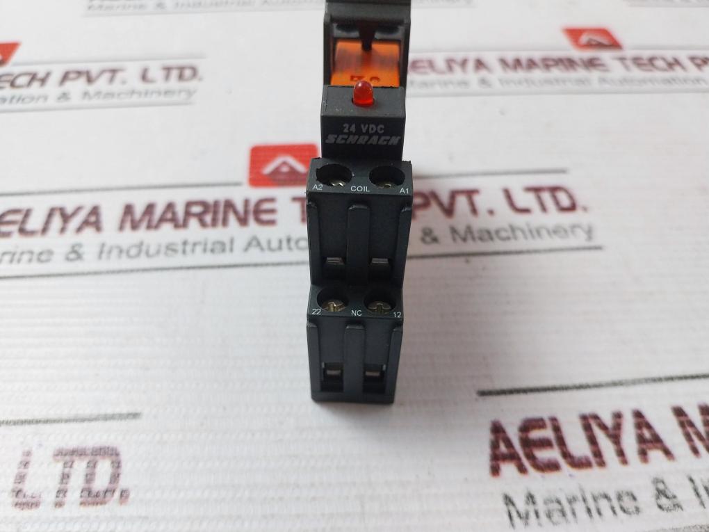 Schrack RT78625 Control Relay with Socket 250VAC