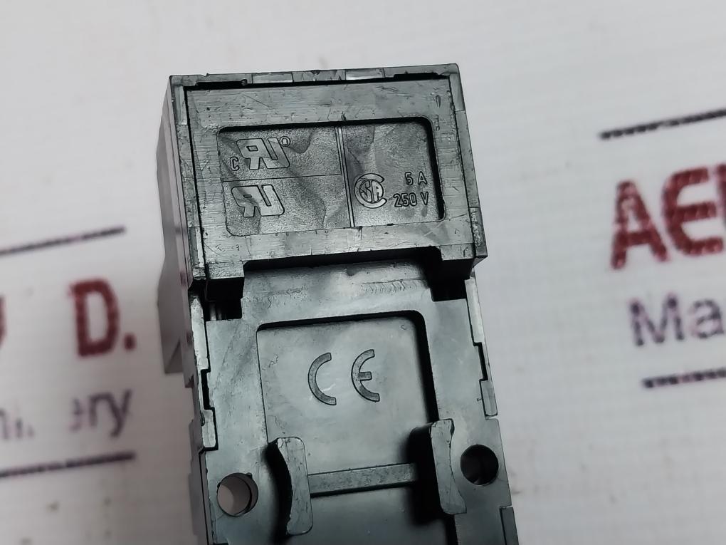 Schrack ZG 78110 Relay Base