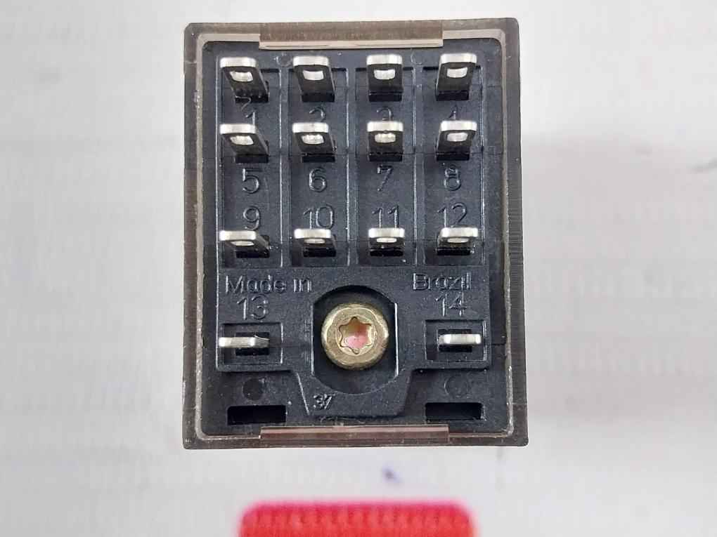 Schrack Zt570548 Miniature Relay With Base 5-6A