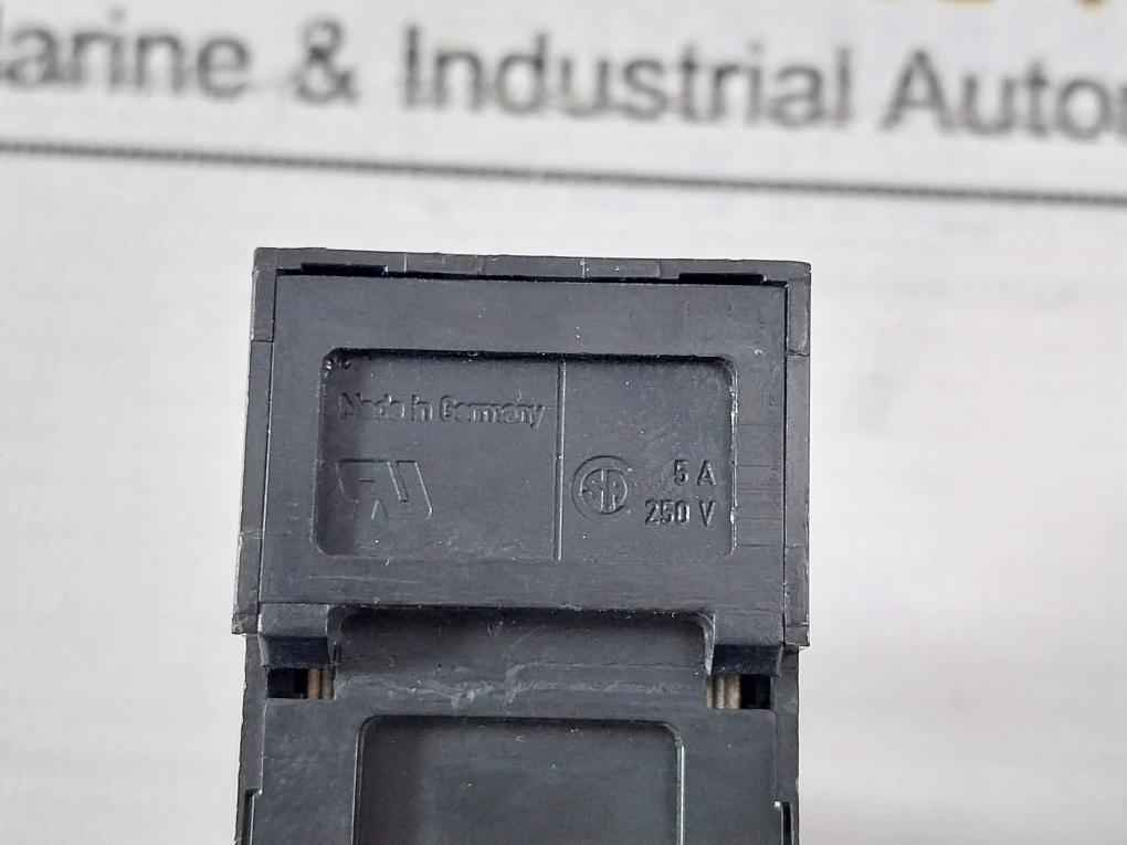 Schrack Zt570548 Miniature Relay With Base 5-6A