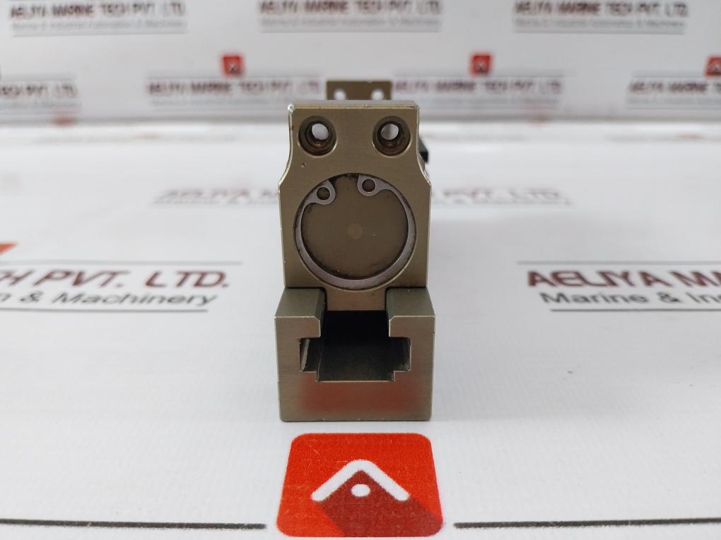 Schunk Kgg 80-60 Pneumatic Gripper For Small Component 303061