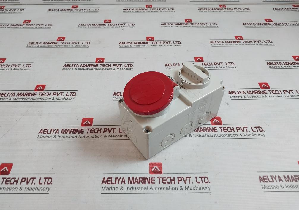 Schyller 16120 Wall Interlocking Switch 32A 6H 3P+ Ip44 380–415V