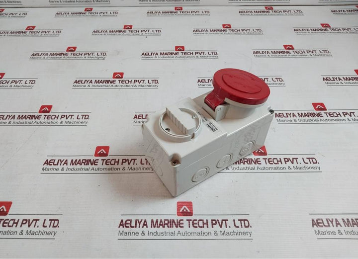Schyller 16120 Wall Interlocking Switch 32A 6H 3P+ Ip44 380–415V