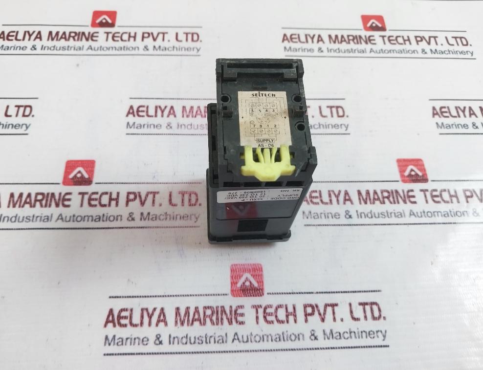 Selec 55Xu-p Timer With Base 20 To 240 Vac / 12 To 240 Vdc