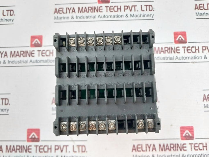 Selec Pid330-0-0-01 Temperature Controller 85 To 270V Ac/Dc, 50/60Hz, 5Va Max.