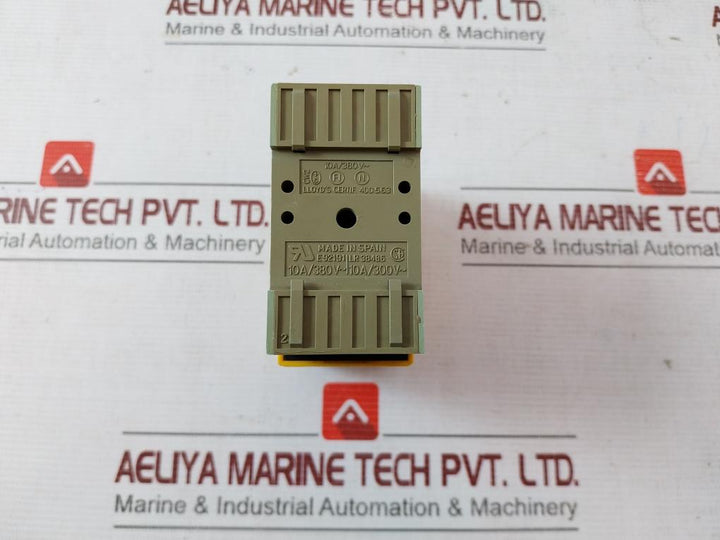 Selectron Gzu 30 Time Delay Relay With Base 220–240V Ac 10A 380V