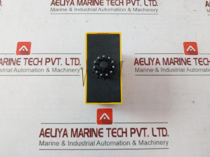 Selectron Gzu 30 Time Delay Relay With Base 220–240V Ac 10A 380V