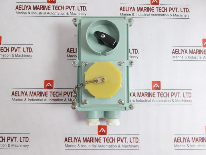 Senko-Guichi-100-130V-Socket-Outlet-With-Interlock-Rl-2-2P-208918-4