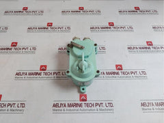 Senko Guchi Simr 3 Pins W.T.Receptacle W/Switch 250V 5A