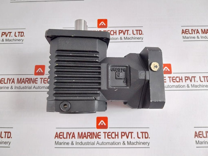 Servo Spiral Bevel Gearbox 18Nm Skn 100 Vogel