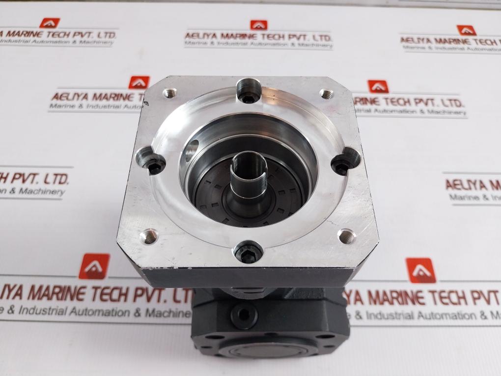 Servo Spiral Bevel Gearbox 18Nm Skn 100 Vogel