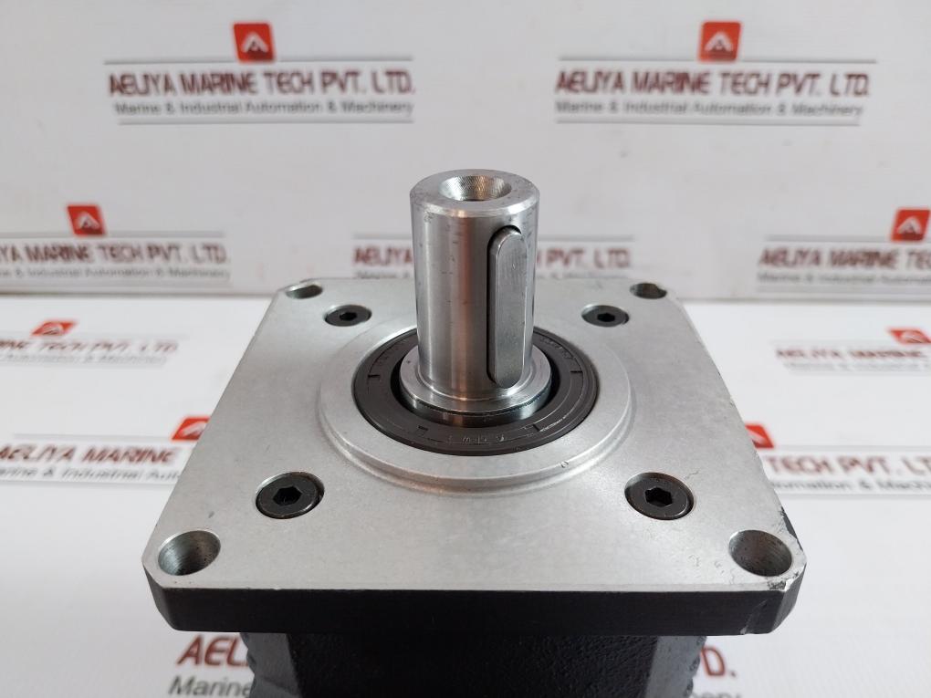 Servo Spiral Bevel Gearbox 18Nm Skn 100 Vogel