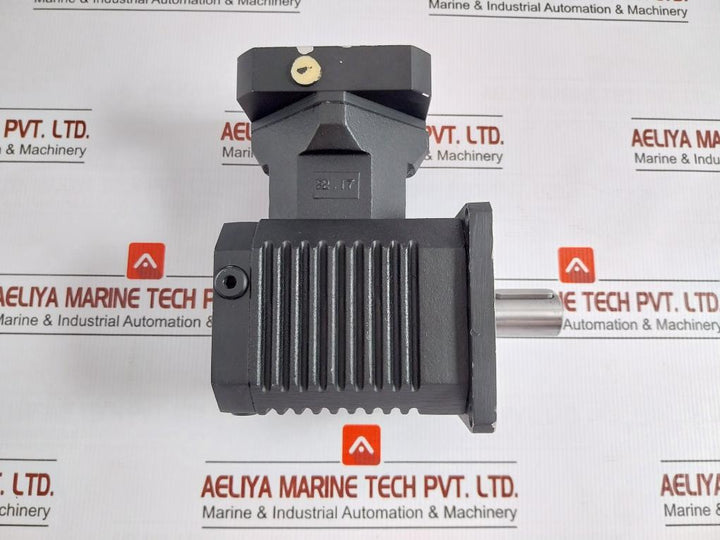 Servo Spiral Bevel Gearbox 18Nm Skn 100 Vogel