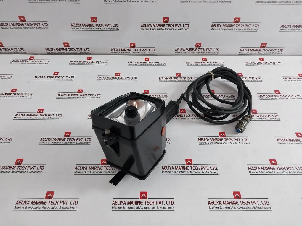 Shanghai Liangzhou Cxd8 Marine Portable Daylight Signalling Lamp 24V 60W 60000Cd