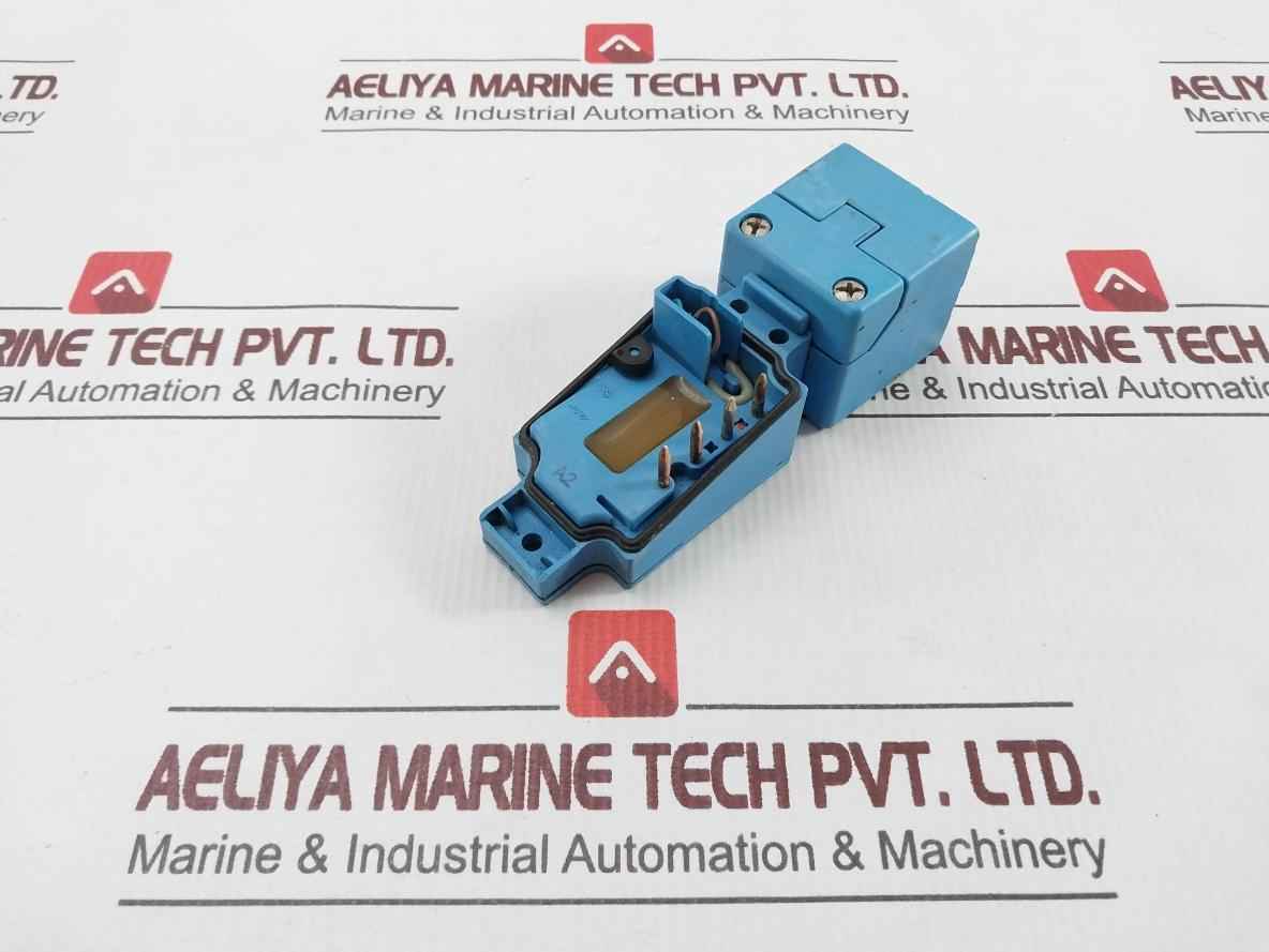 Sick Iq40-20Npp-kk1 Proximity Switch U=10-30Vdc / Ia=200Ma