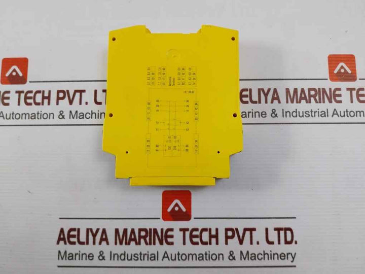 Sick Ue 10-3Os3D0 Safety Relay 230V/3A 6A 2.2 W 6024918 Awg 28-14