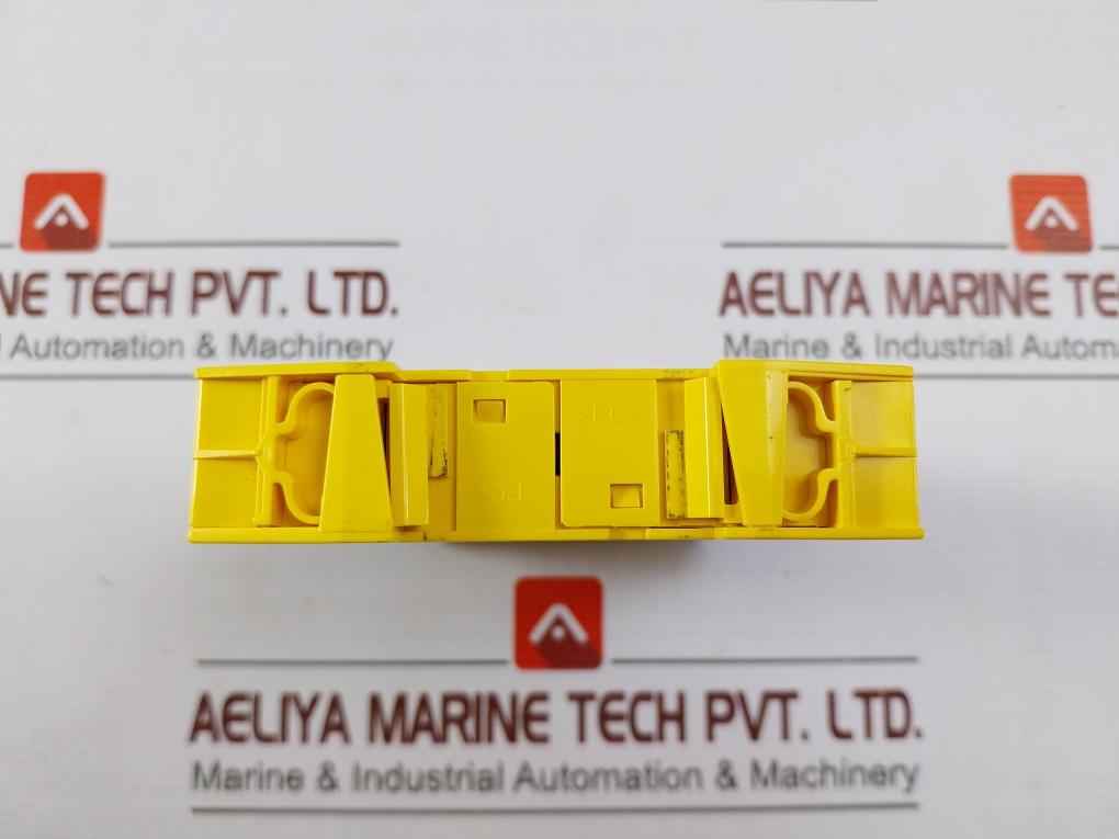 Sick Ue 10-3Os3D0 Safety Relay 230V/3A 6A 2.2 W 6024918 Awg 28-14