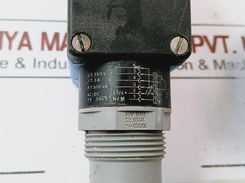 Sick Wl36R630 Retroreflective Photoelectric Sensor With 2 Meter Cable 500Va,250V