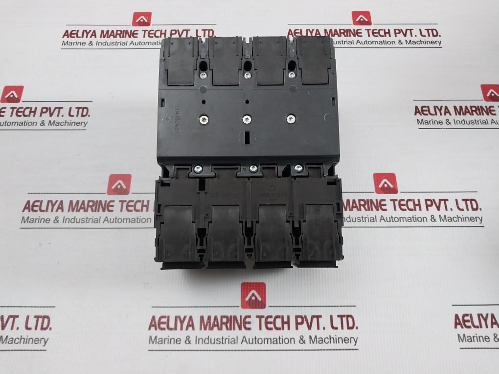 Siemens-Mounting-Screw-Kit-Circuit-Breaker-4-Pole-50-60hz-3vl3725-3tf46-0ad1-7