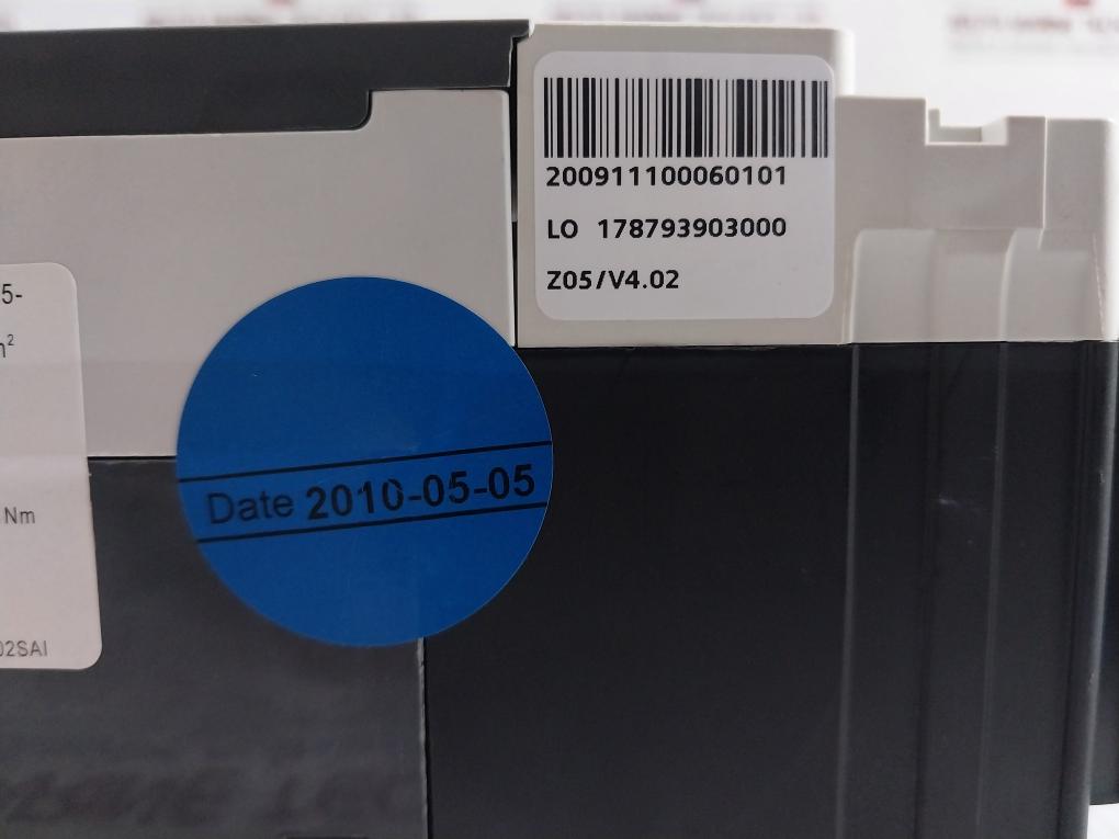 Siemens-Mounting-Screw-Kit-Circuit-Breaker-4-Pole-50-60hz-3vl3725-3tf46-0ad1-9
