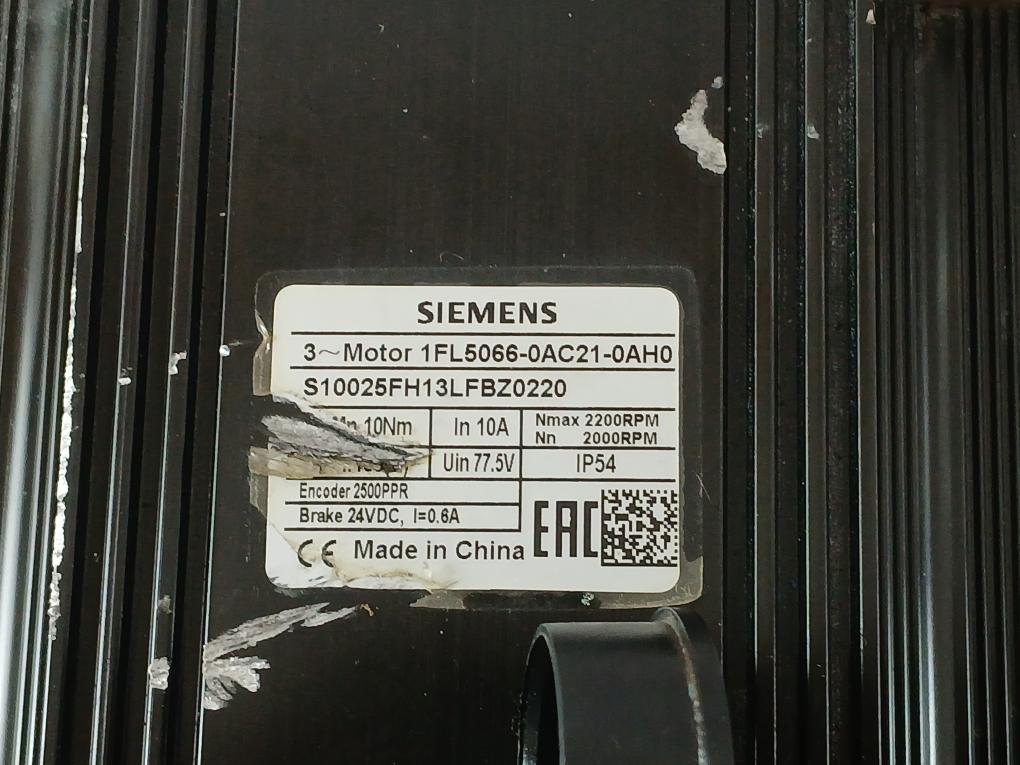 Siemens 1Fl5066-0Ac21-0Ah0 Simotics Synchronous Servo Motor Nn 2000Rpm 0.6A