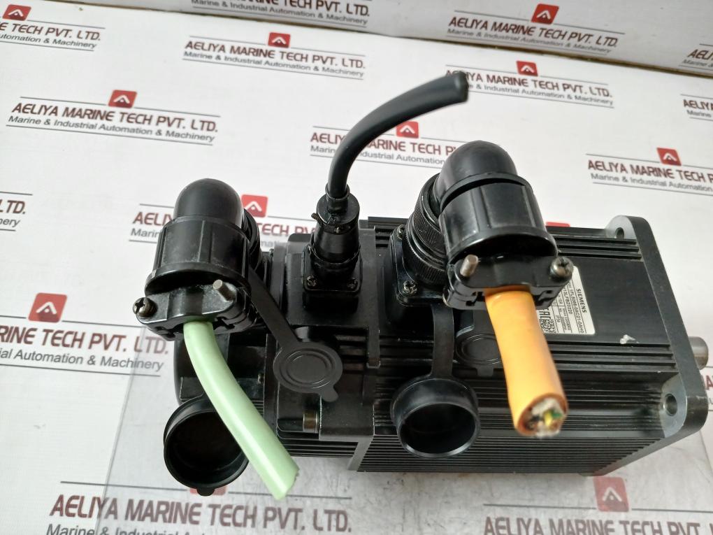 Siemens 1Fl5066-0Ac21-0Ah0 Simotics Synchronous Servo Motor Nn 2000Rpm 0.6A