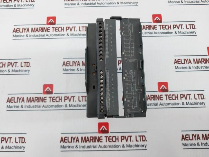 Siemens 1P 6Es7 322-1Hh01-0Aa0 Simatic S7-300 Relay Output Module S C-m1D72077