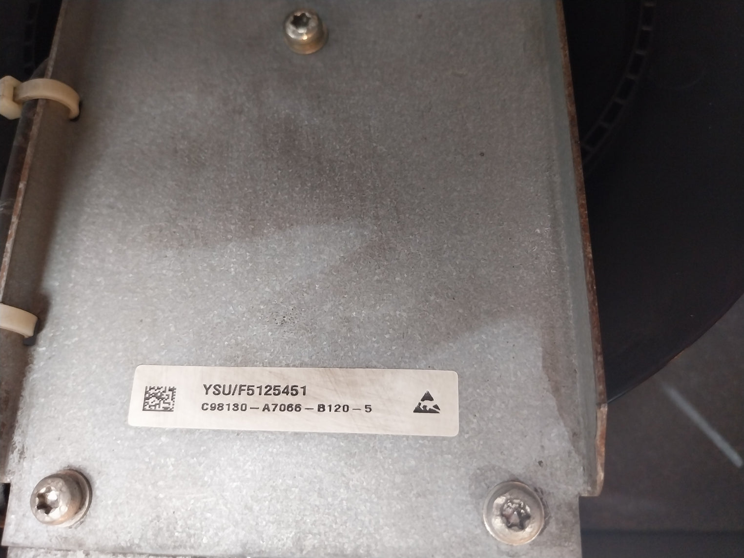 Siemens 1p 6ra8081-6ds22-0aa0-z Sinamics Dcm Dc-converter 3ac 400v 332a 50/60hz