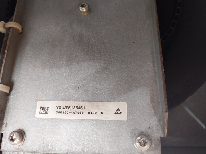 Siemens 1p 6ra8081-6ds22-0aa0-z Sinamics Dcm Dc-converter 3ac 400v 332a 50/60hz
