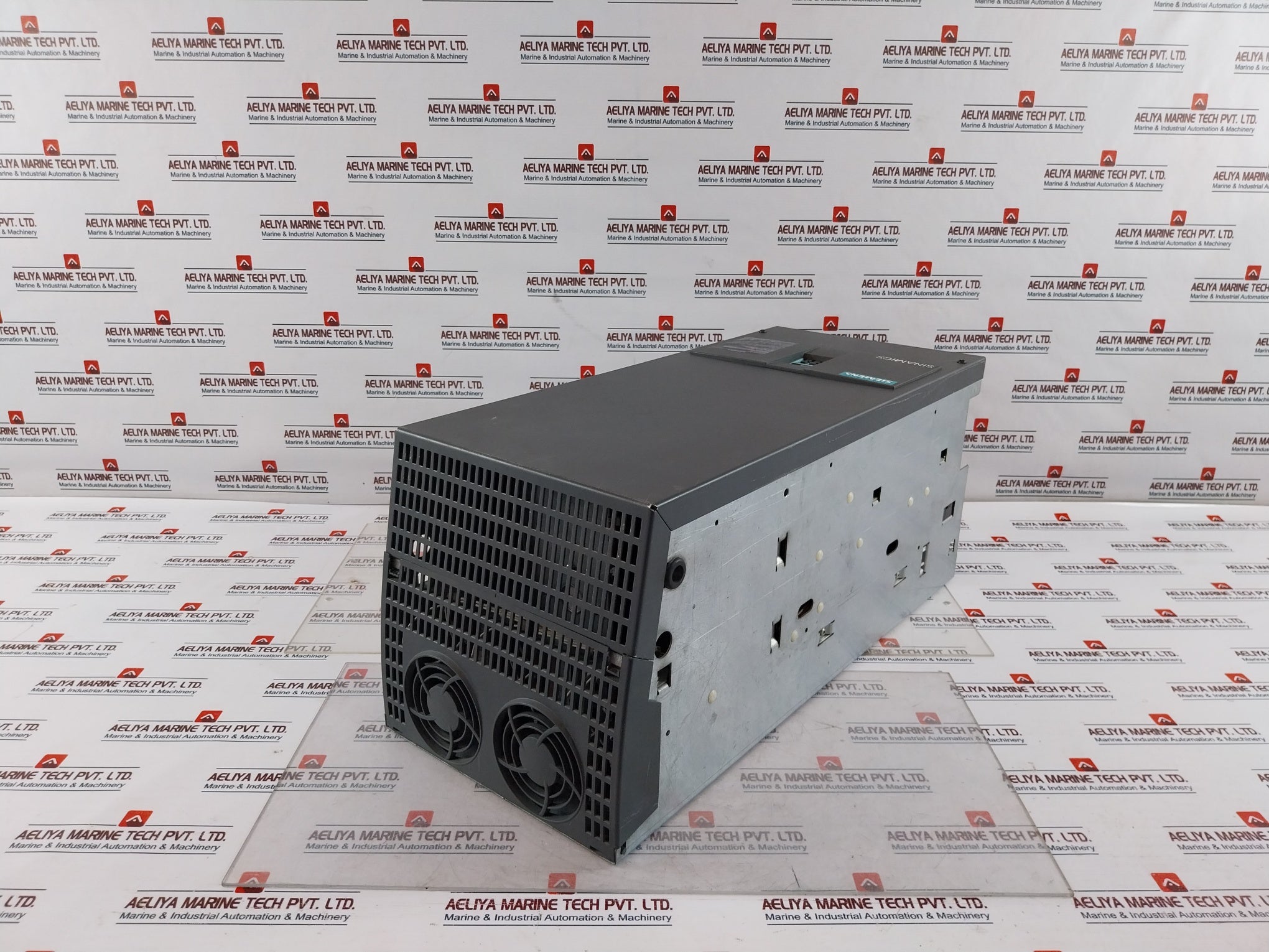 Siemens 1P 6Ra8081-6Ds22-0Aa0-z Sinamics Dcm Dc-converter 3Ac 400V 332A 50/60Hz