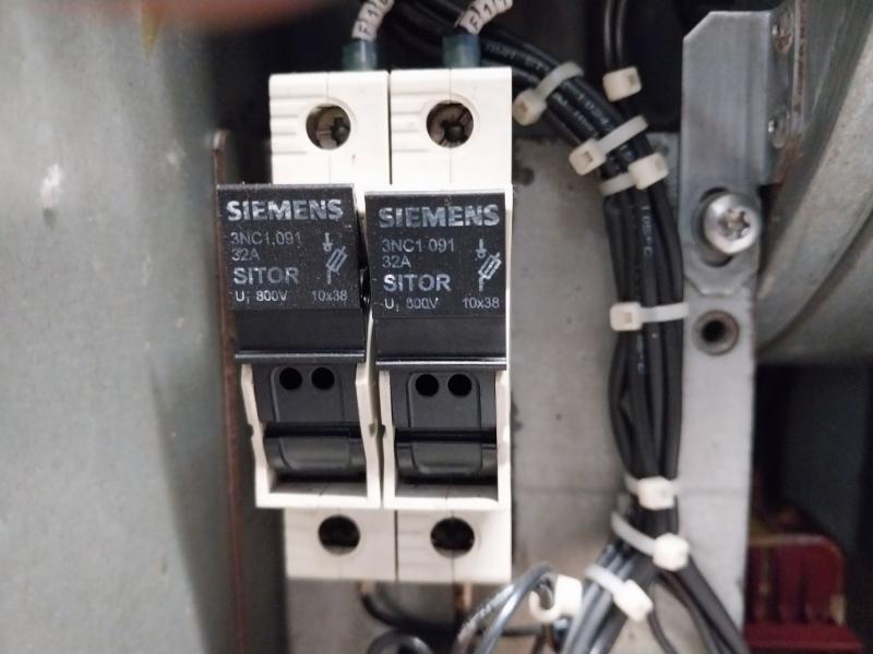 Siemens 1P 6Sl3310-1Te33-8Ab3 Sinamics Converter Power Module 3Ac 380-480V 395A