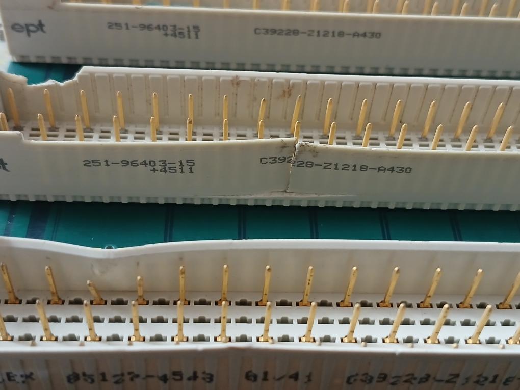 Siemens 1P S30804-q5379-x000-05 Motherboard L80Xf R4079 Cn/P1 94V-0