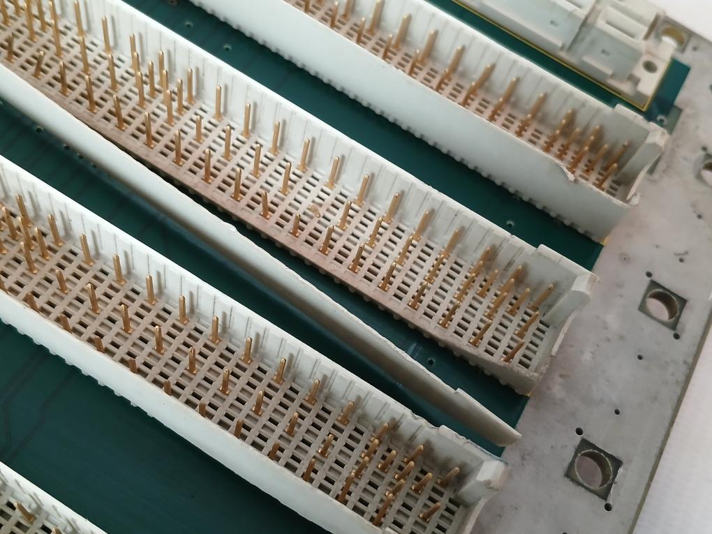 Siemens 1P S30804-q5379-x000-05 Motherboard L80Xf R4079 Cn/P1 94V-0