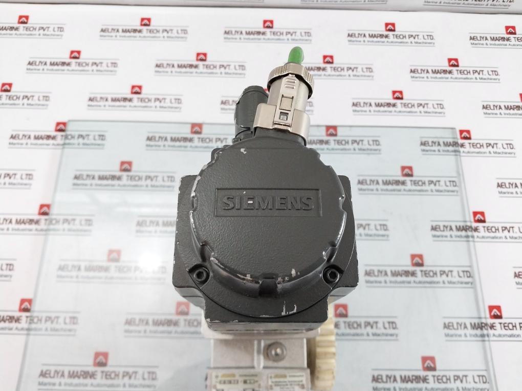Siemens 1P 1Fk7042-2Af71-1Ch1 Synchronous Motor With 58 03 050 Gear Reducer