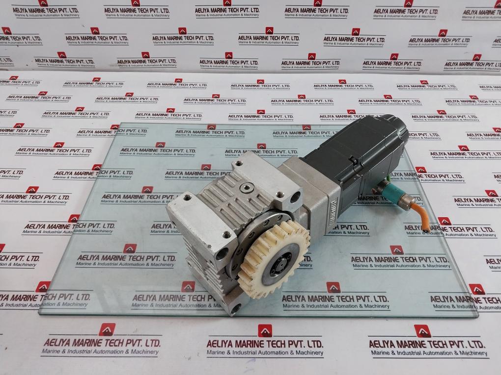 Siemens 1P 1Fk7042-2Af71-1Ch1 Synchronous Motor With 58 03 050 Gear Reducer