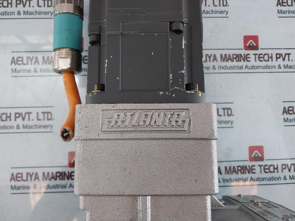 Siemens 1P 1Fk7042-2Af71-1Ch1 Synchronous Motor With 58 03 050 Gear Reducer