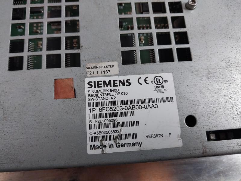 Siemens 1p 6fc5203-0ab00-0aa0 Sinumerik 840d Bedientafel Op 030 24vdc