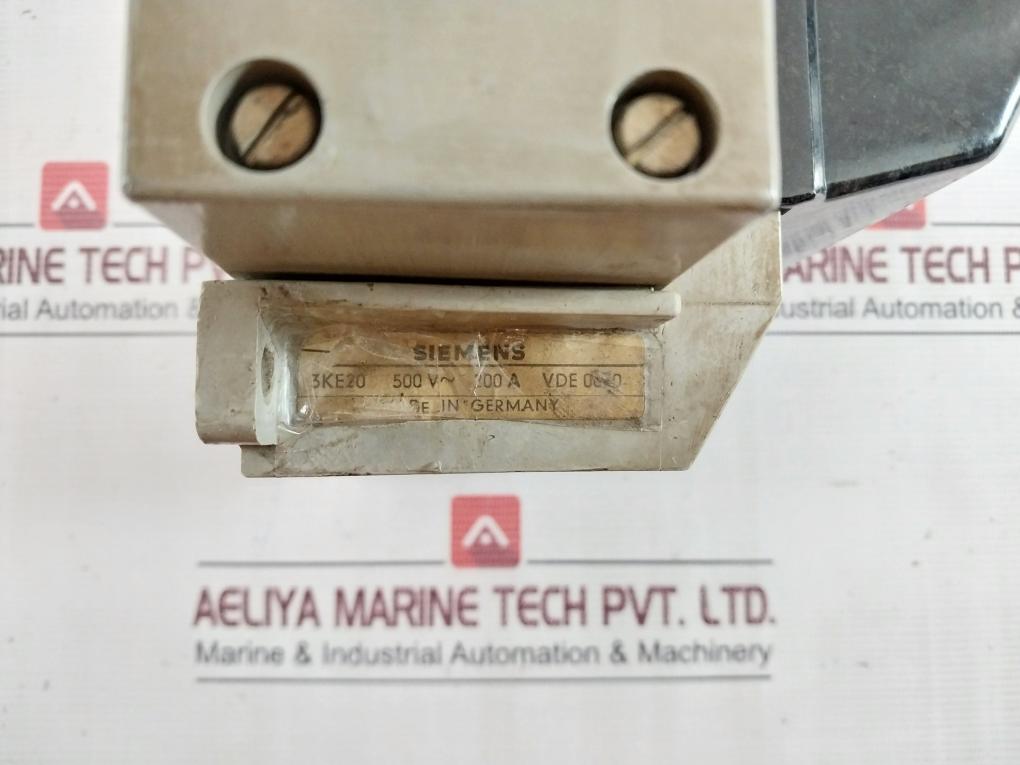 Siemens 3Ke20 Switch Disconnector With Handle 500V 200A 6A4